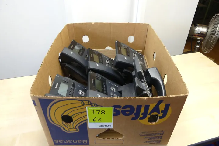 Konvolut Telefone (6 Stück) Umfang: Karton mit Inhalt